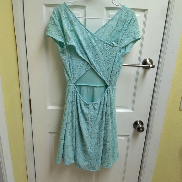 Juniors Dress - Picture 2 of 7